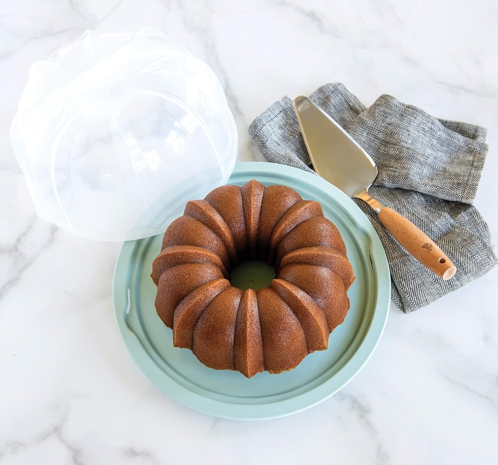 nordic-ware-bundt-cake-keeper-durable-pl-2.jpg