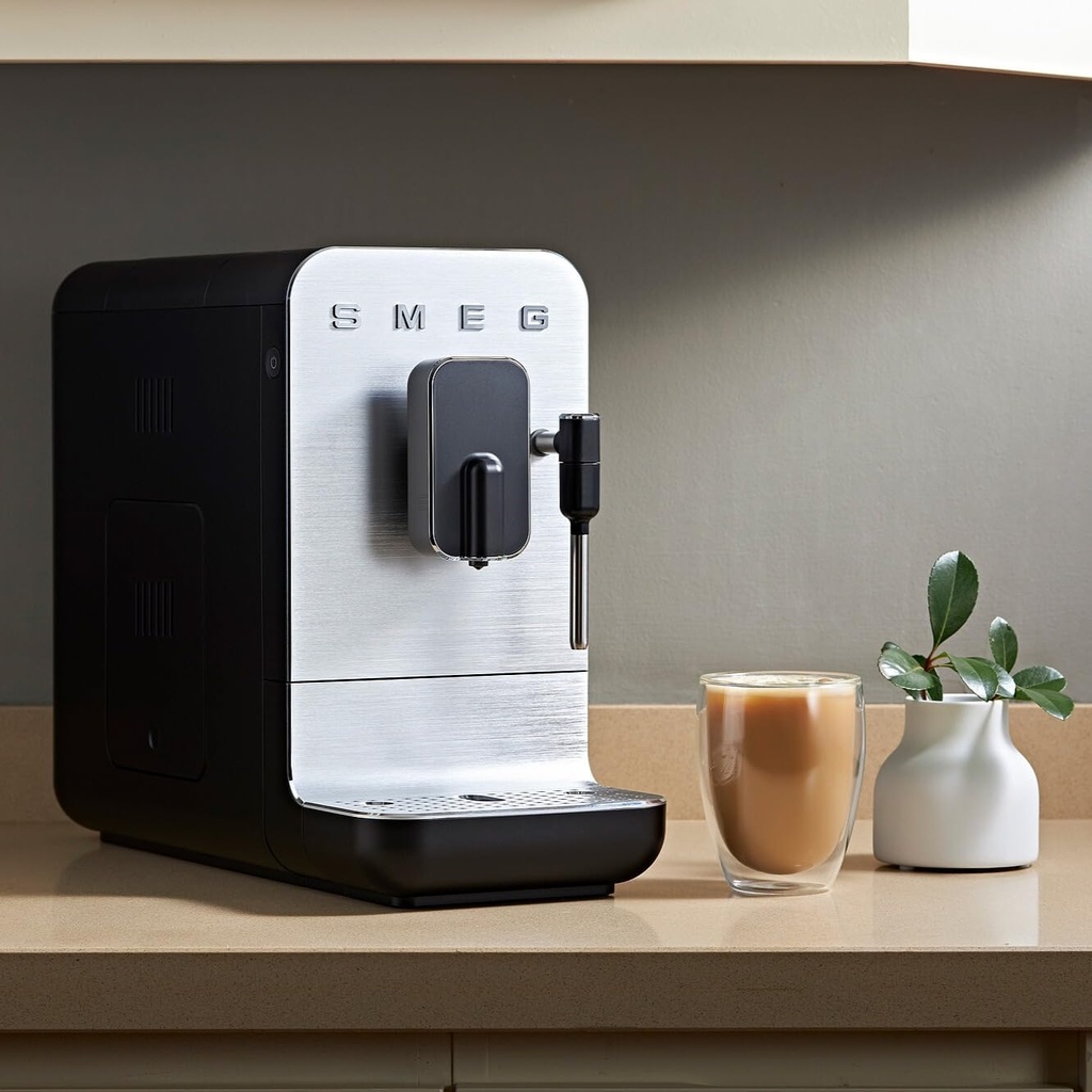 smeg-fully-automatic-coffee-machine-with-2.jpg