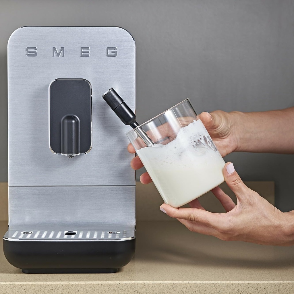 smeg-fully-automatic-coffee-machine-with-5.jpg