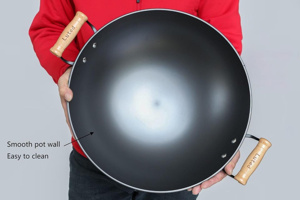 chinese-woks-with-a-lid-and-a-spatula-st-6.jpg