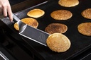 blackstone-5550-extra-long-griddle-spatu-3.jpg
