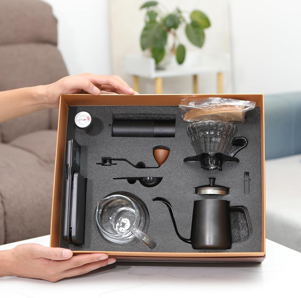 pour-over-coffee-maker-set-for-gift-hand-2.jpg