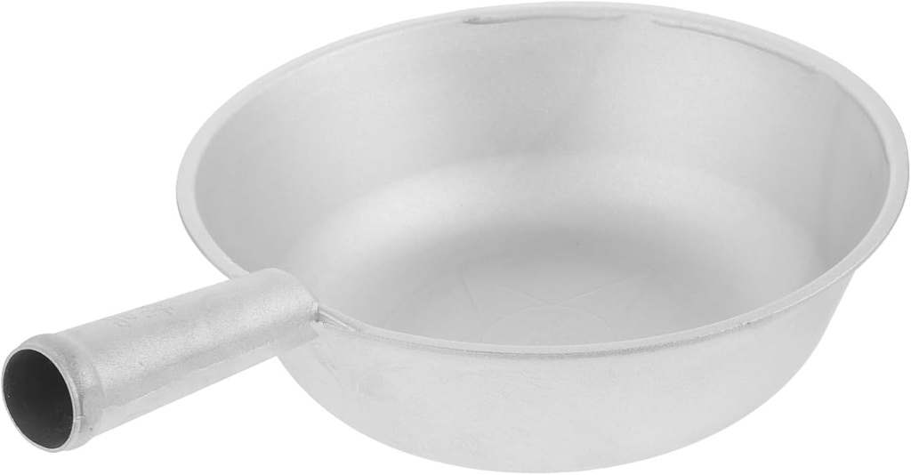 Antique Aluminum Water Ladle Short Handle Feeding Spoon Multi-Function Kitchen Water Scoop for Livestock Random Pattern Design