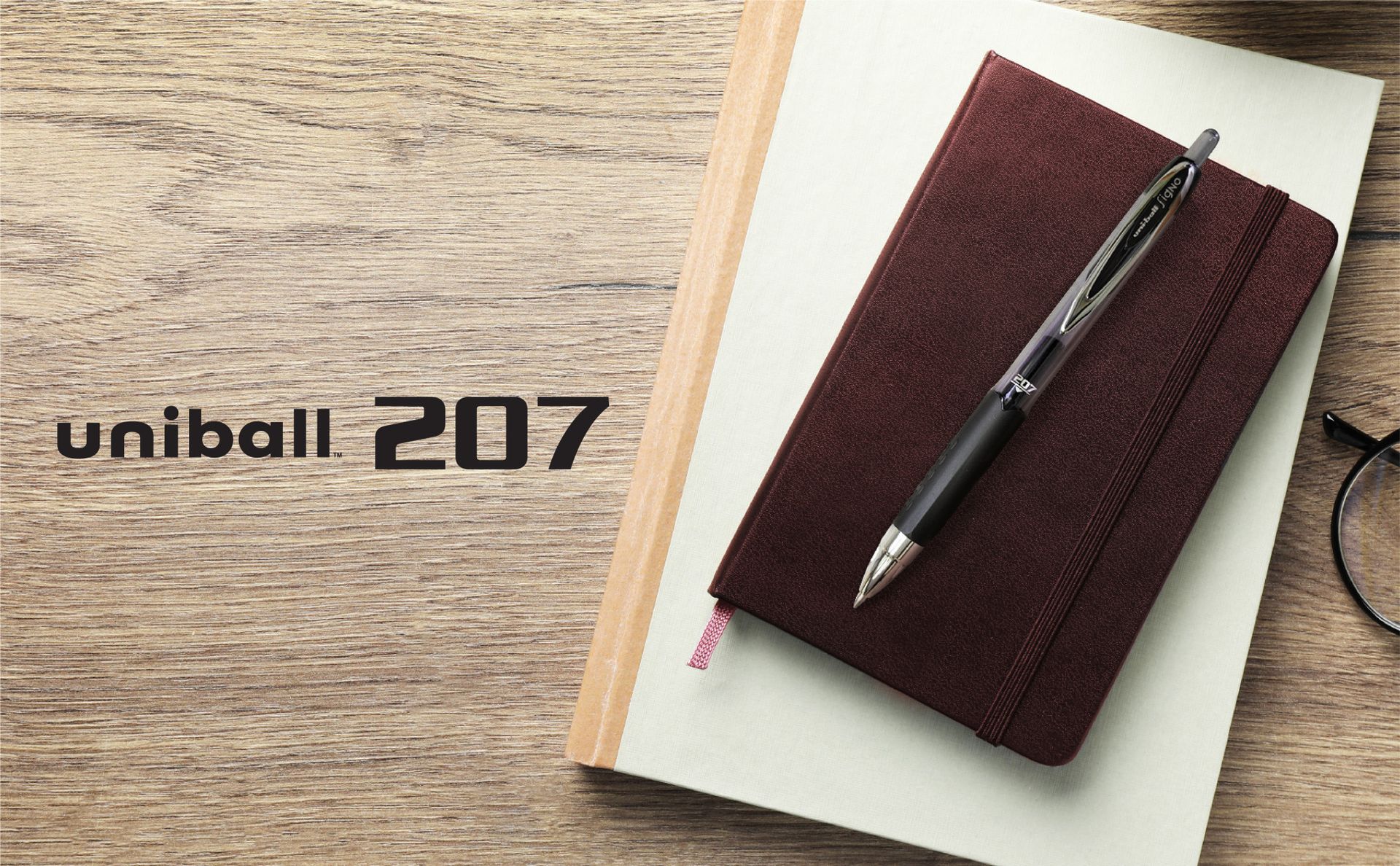 uniball™ 207 Gel Pens, Black Ink, 0.5mm Micro Point, Retractable, 12 Count