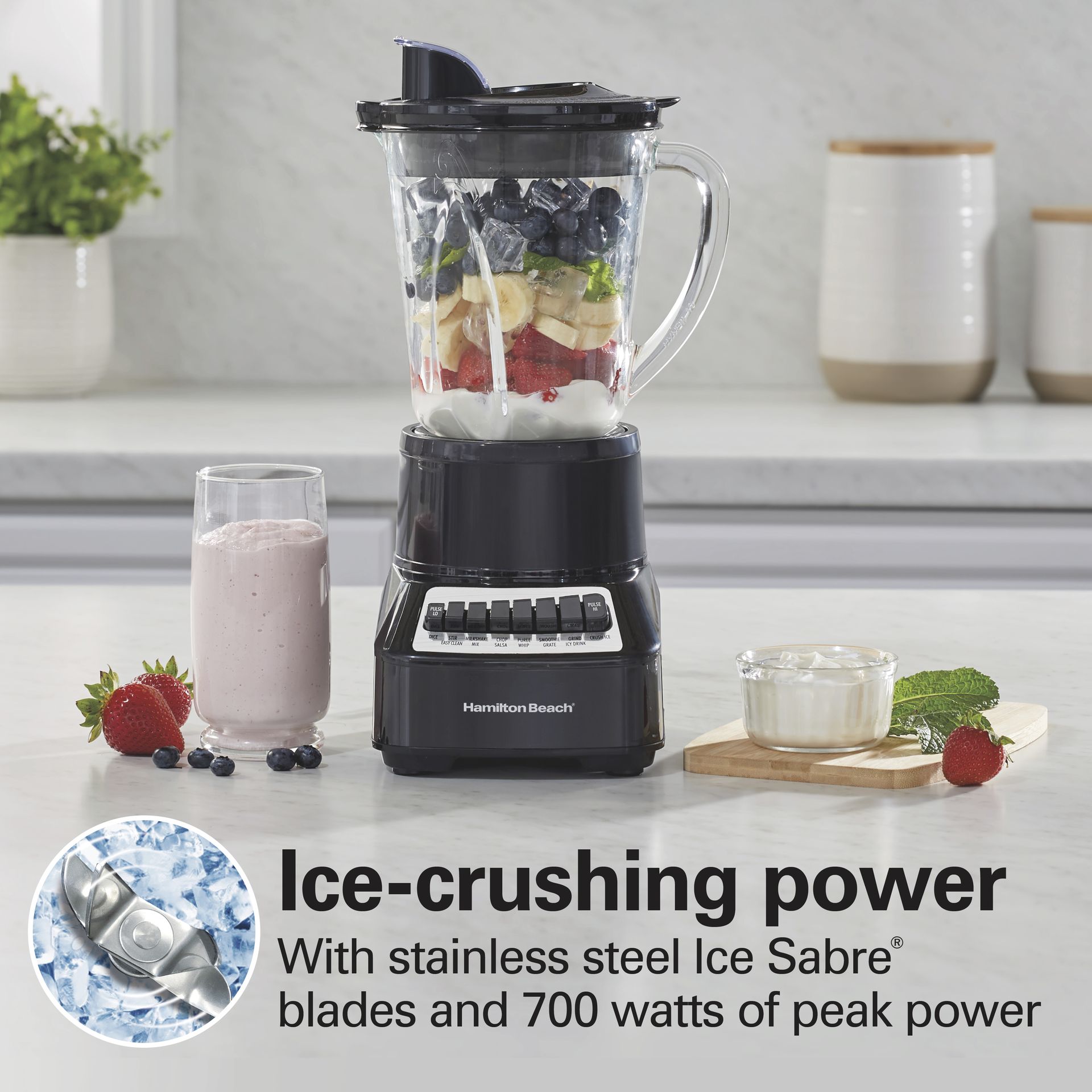 Hamilton Beach Wave Crusher Blender for Smoothies With 40 Oz Glass Jar