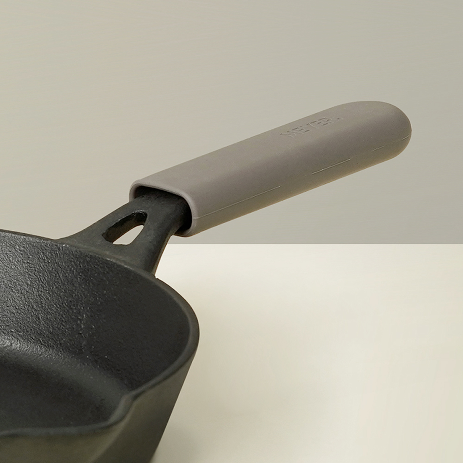 Meyer Cast Iron Fry Pan Silicone Hot Handle Holder | Frying Pan Holder | Iron Fry Pan Handle Holder | Grip Cover for Cast Iron Skillet | Heat Resistant Pot Holder for Cast Iron Cookware, Brown