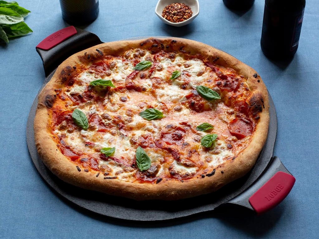 lodge-cast-iron-pizza-pan-15-inch-5.jpg