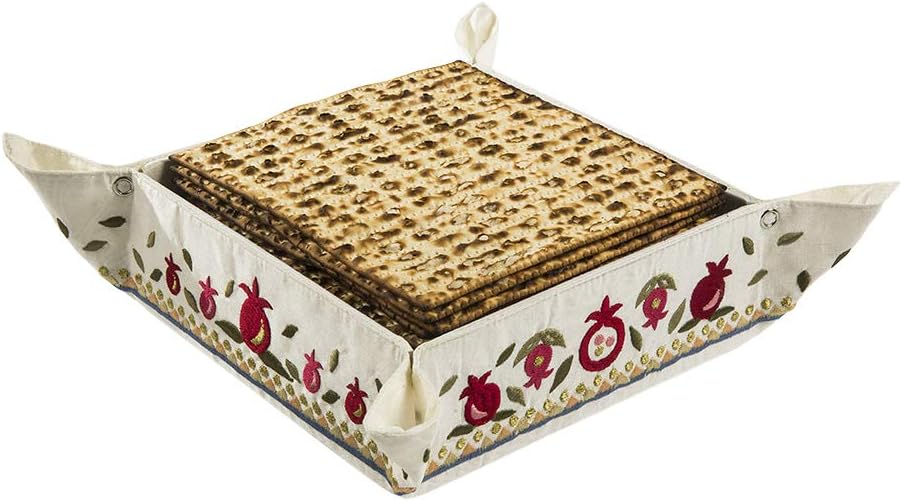 yair-emanuel-matzah-box-for-seder---hold-2.jpg