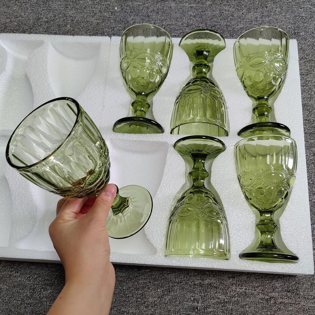 vintage-glassware-green-drinking-glasses-5.jpg