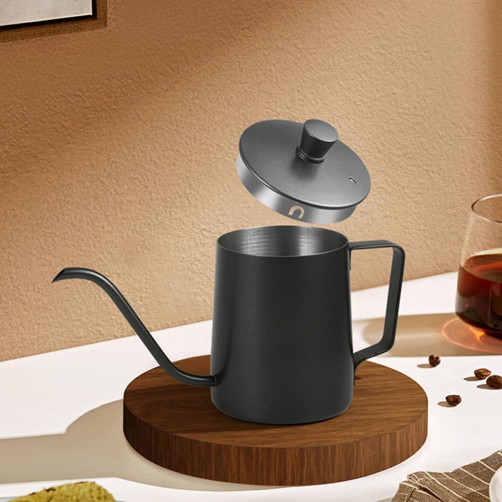 fellow-kettle-coffee-maker-carafe-stainl-4.jpg