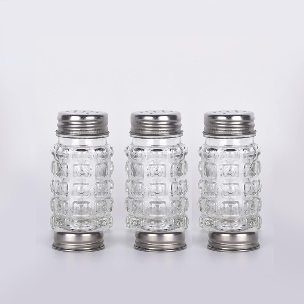 retro-style-salt-and-pepper-shakers-with-6.jpg