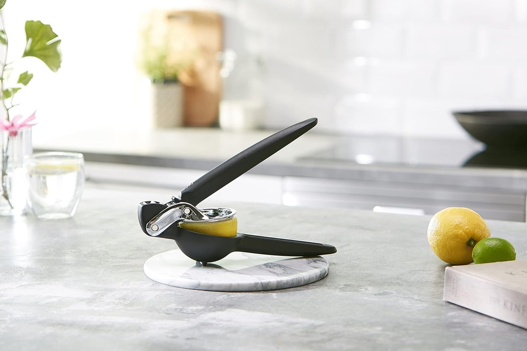 wmf-26-cm-lemon-squeezer-with-plastic-ha-2.jpg