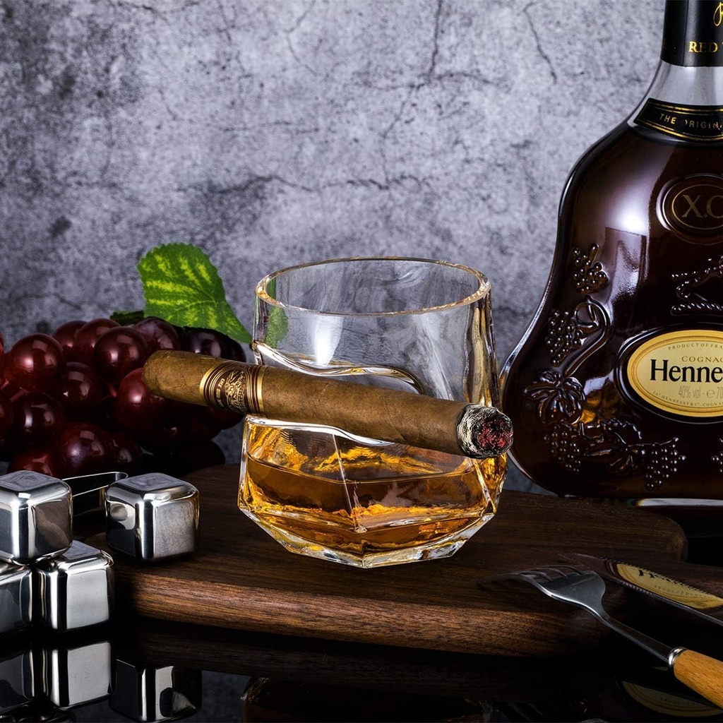 youyah-cigar-whiskey-glasses-with-cigar--3.jpg