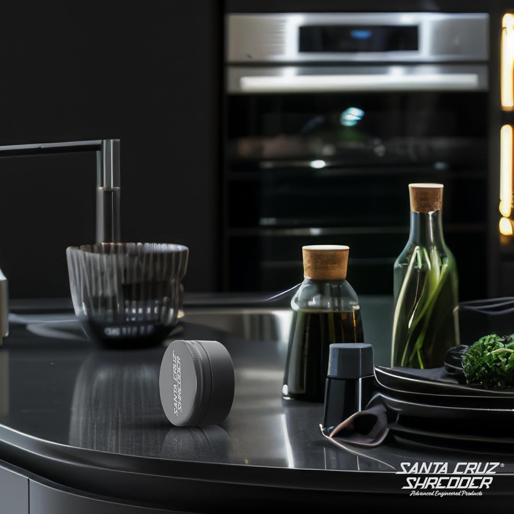 santa-cruz-shredder-metal-herb-grinder-k-5.jpg