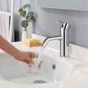 polished-chrome-bathroom-faucet-1-hole-w-3.jpg