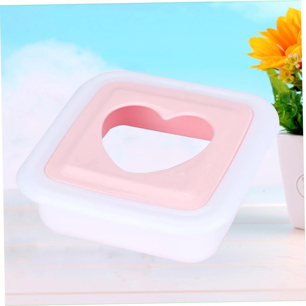 cabilock-heart-shaped-sandwich-cutter-fo-2.jpg