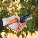 fiskars-bypass-pruning-shears-58-inch-cu-3.jpg