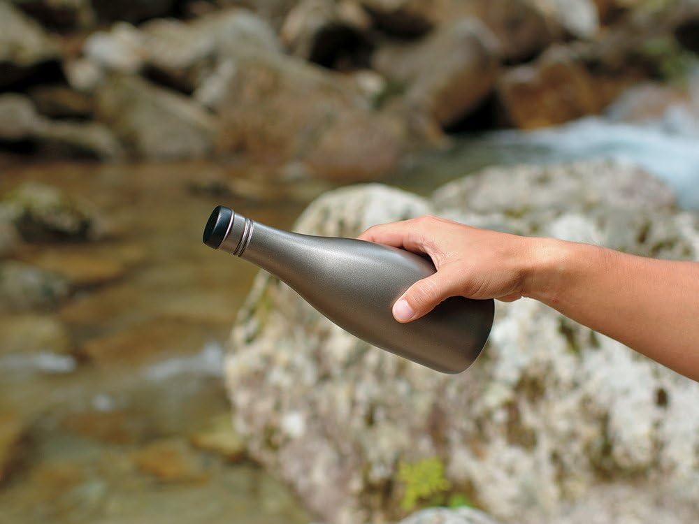 snow-peak-titanium-sake-bottle-3.jpg
