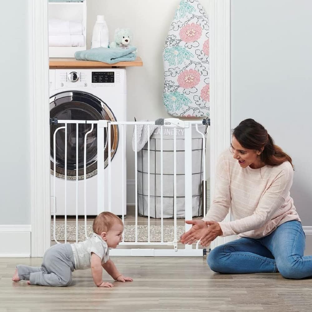 regalo-385-inch-extra-wide-baby-gate-pre-4.jpg