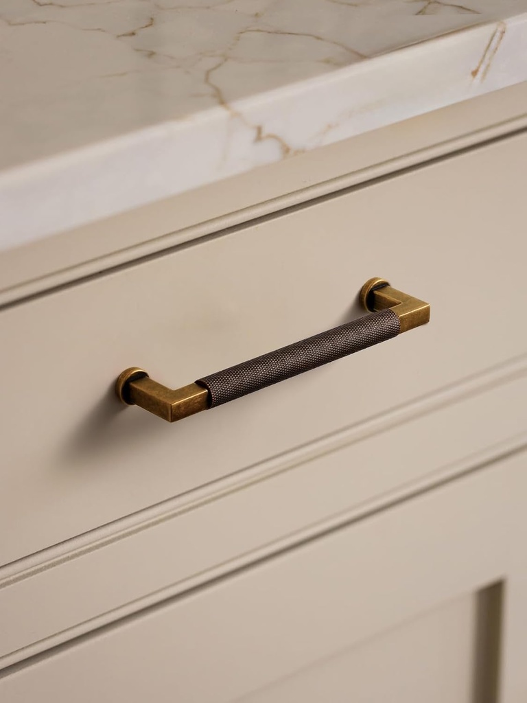5-pack-antique-brass-cabinet-pulls-5-hol-2.jpg