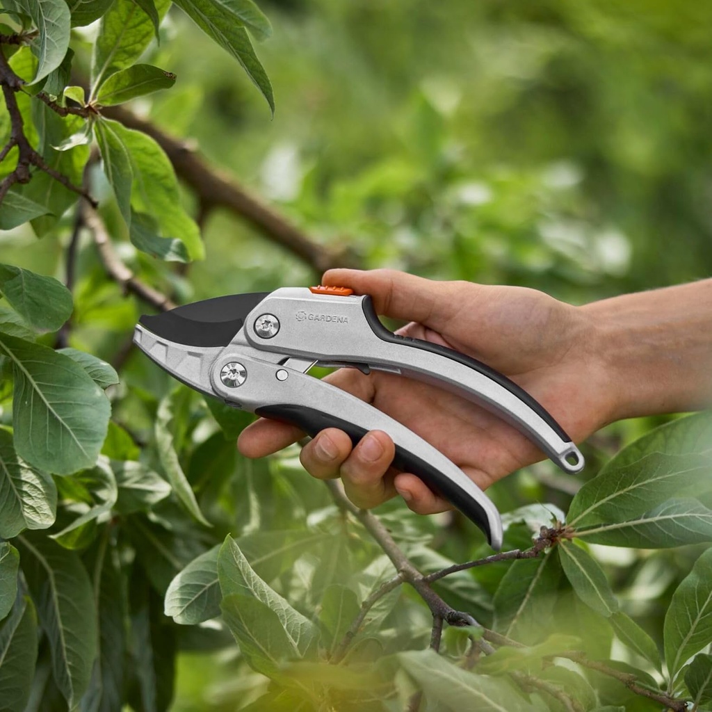 gardena-comfort-ratchet-secateurs-smartc-6.jpg