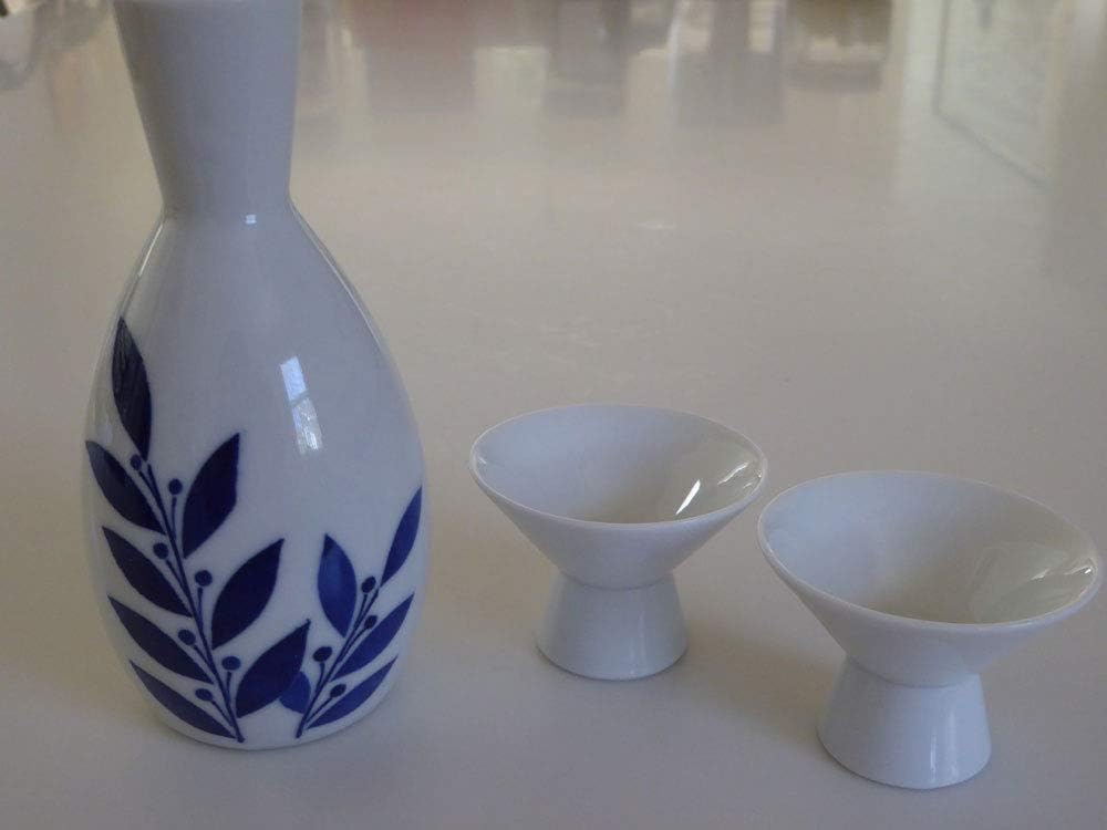 3-pieces-japanese-sake-set-kanji-gekkeik-2.jpg