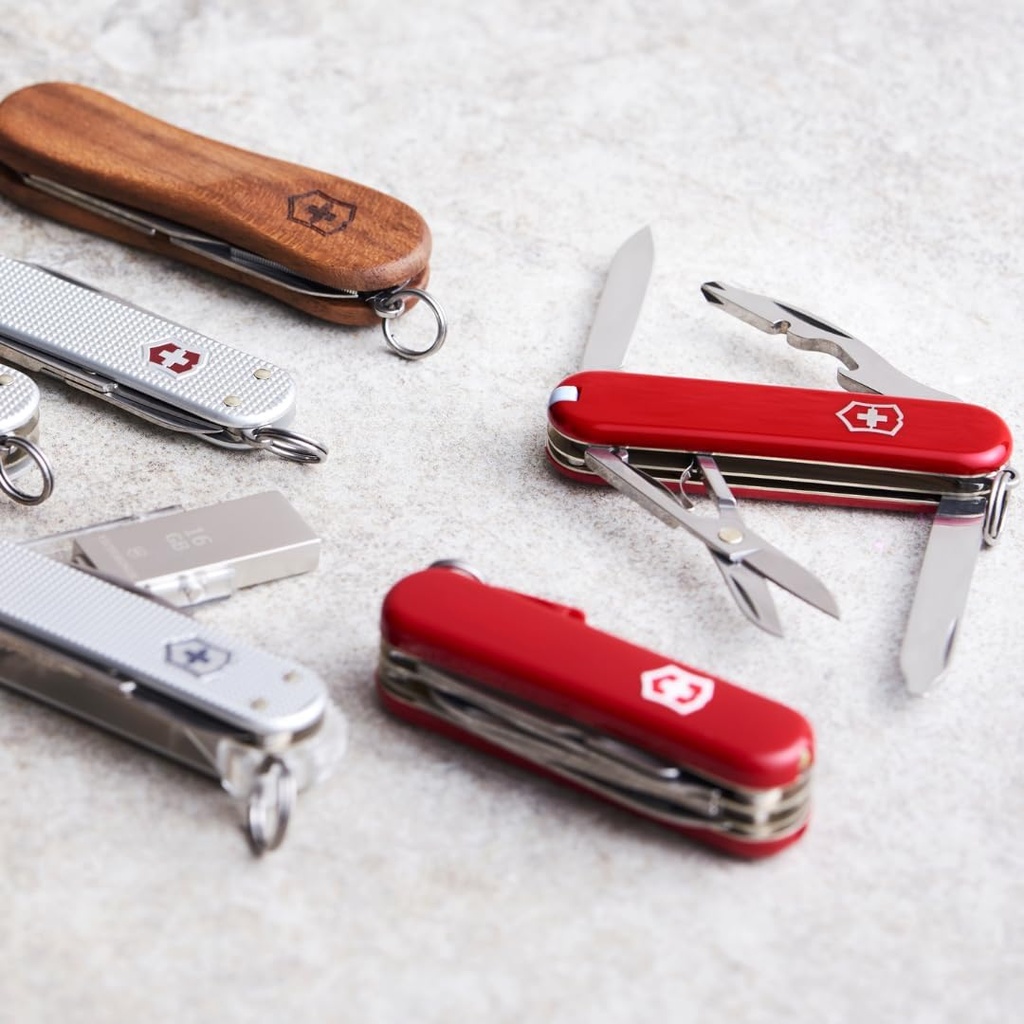victorinox-super-tinker-swiss-army-knife-2.jpg