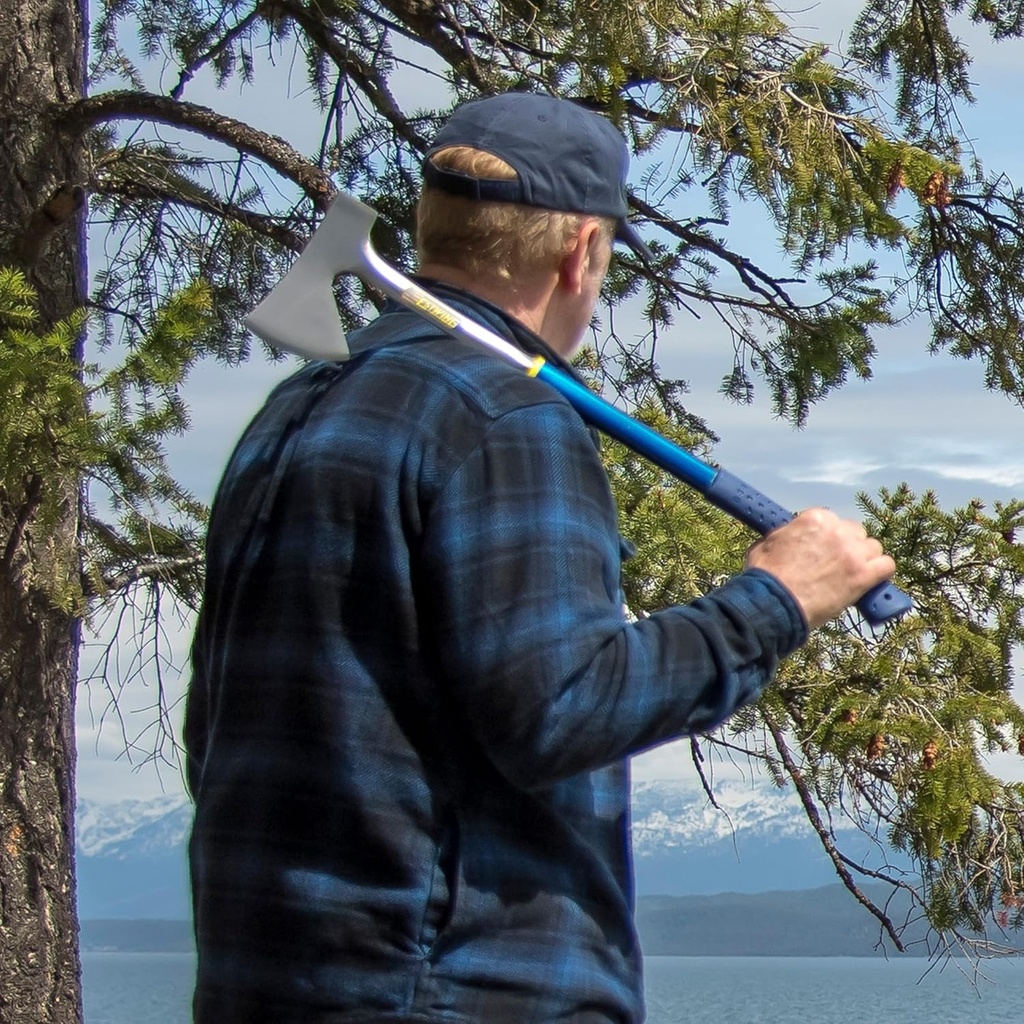 estwing-campers-axe---26-wood-splitting--6.jpg