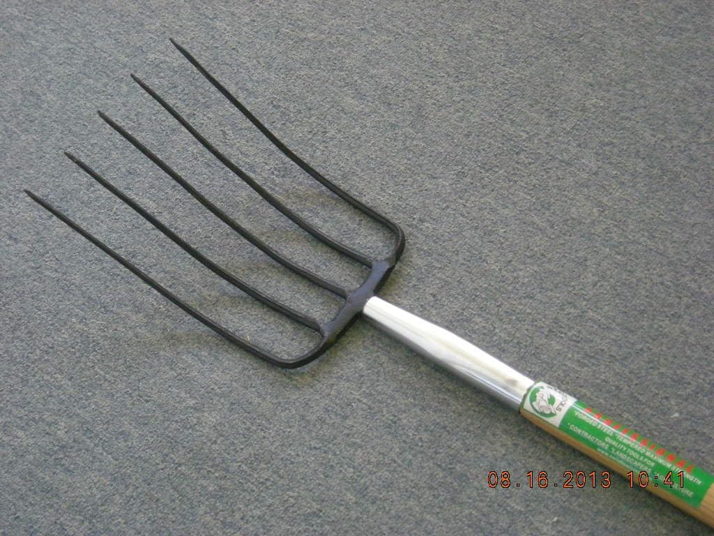 5-tines-manure-pitch-fork-3.jpg