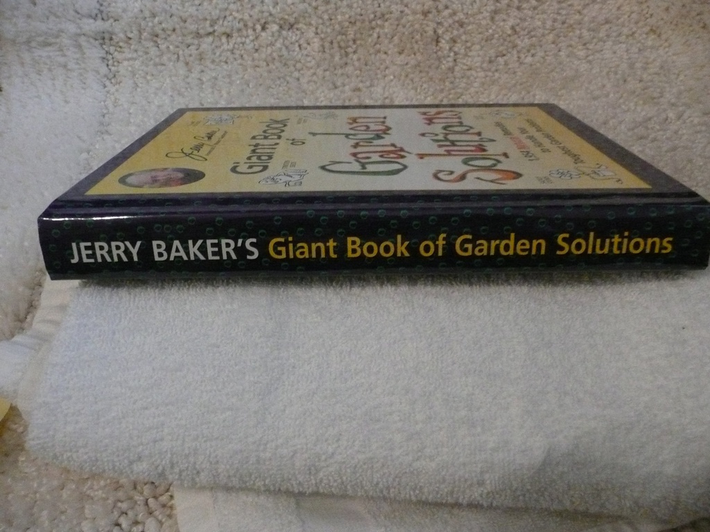 jerry-baker-s-giant-book-of-garden-solut-91QnUpV+ZNL.jpg