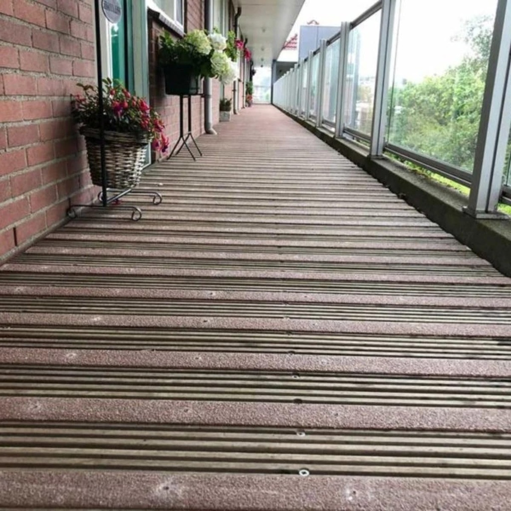 anti-slip-decking-strips---pack-of-5-16--3.jpg