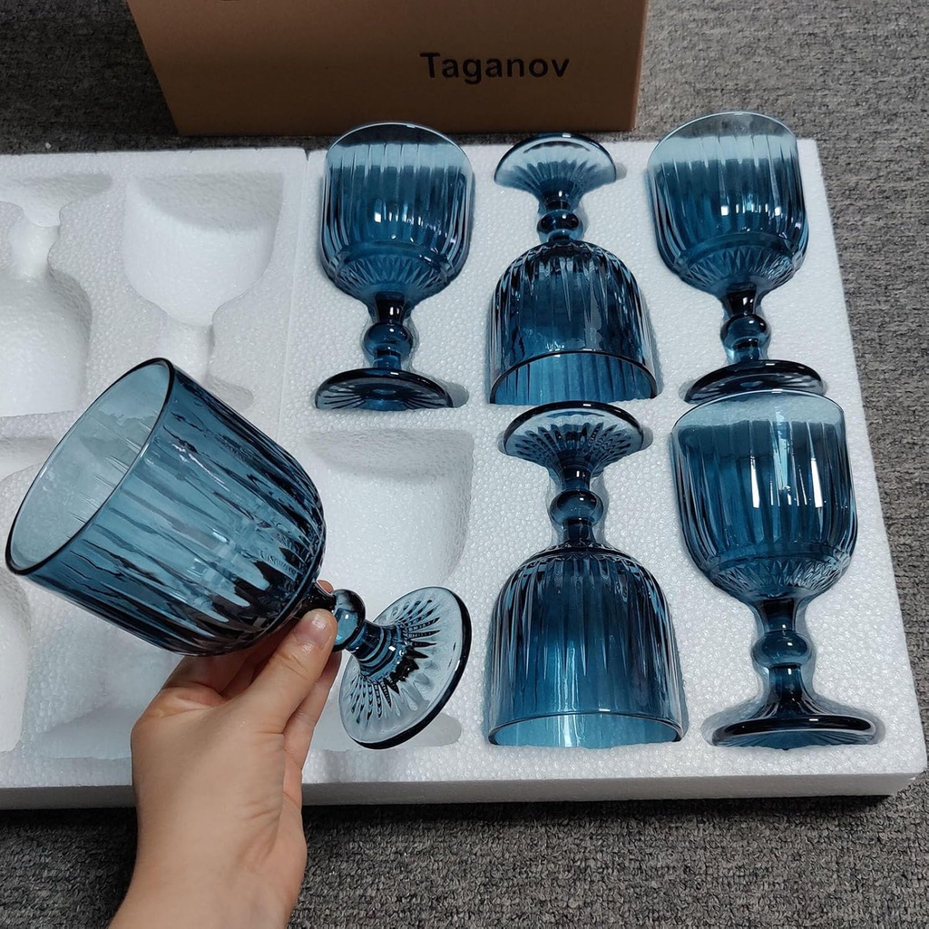 blue-glasses-drinking-wine-water-goblets-3.jpg