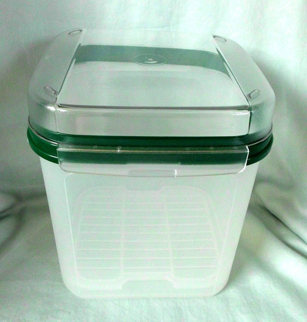 Vintage Tupperware Green Modular Mate Bread Keeper with Flip Top Lid 8 1/4" X 7"