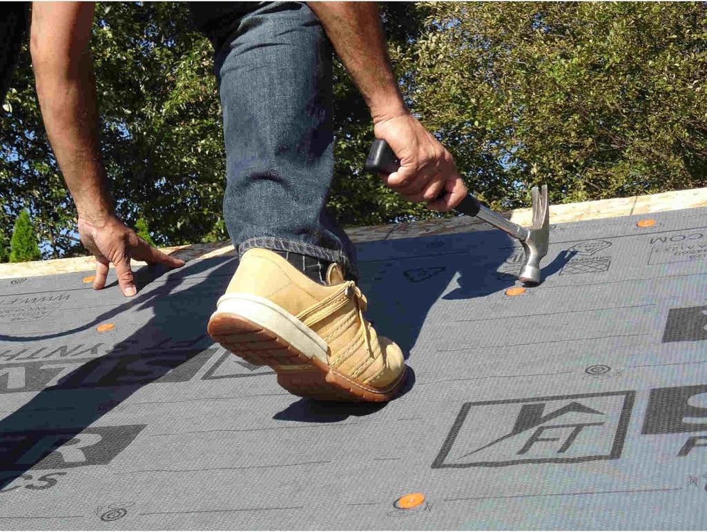 Silver Synthetic Roofing Underlayment – 42″ × 286′ Roll (10 mil), Lightweight 100% Recyclable Polyolefin, Slip-Resistant, 91-Day UV, 20-Year Warranty