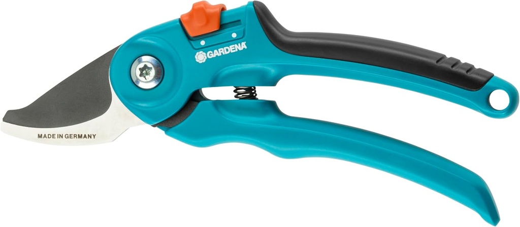 Gardena 8854, Two step adjustable Bypass Pruners with safety lock, For pruning and cutting flowers or branches, Made In Germany, Green,Steel, Max Ø: 20mm, Classic, S