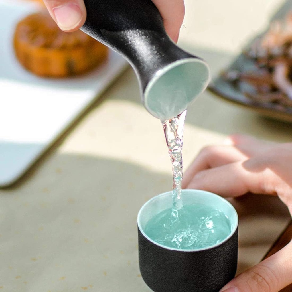 Japanese Sake Cup Set 5 Piece Porcelain Pottery Traditional Ceramic Cups Crafts Wine Glasses Japanese Sake Set with 1 Sake Serving Bottle and 4 Sake Cups,6pce