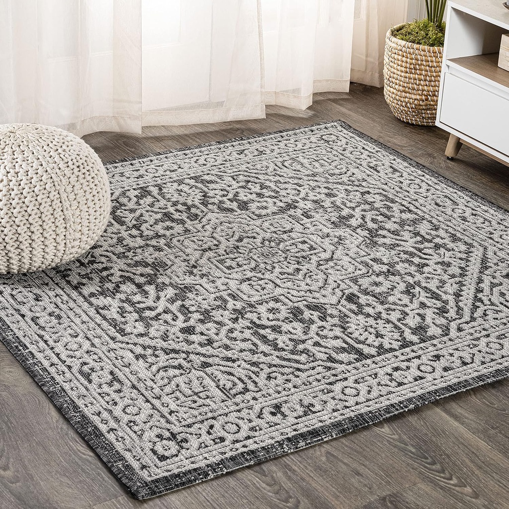 JONATHAN Y Medallion Weave Indoor Outdoor Square Area Rug 4X4 Gray/Black, Sinjuri Textured for Backyard, Patio, Porch, Easy-Cleaning, High Traffic, Pet-Friendly, Non-Shedding (SMB101D-4SQ)